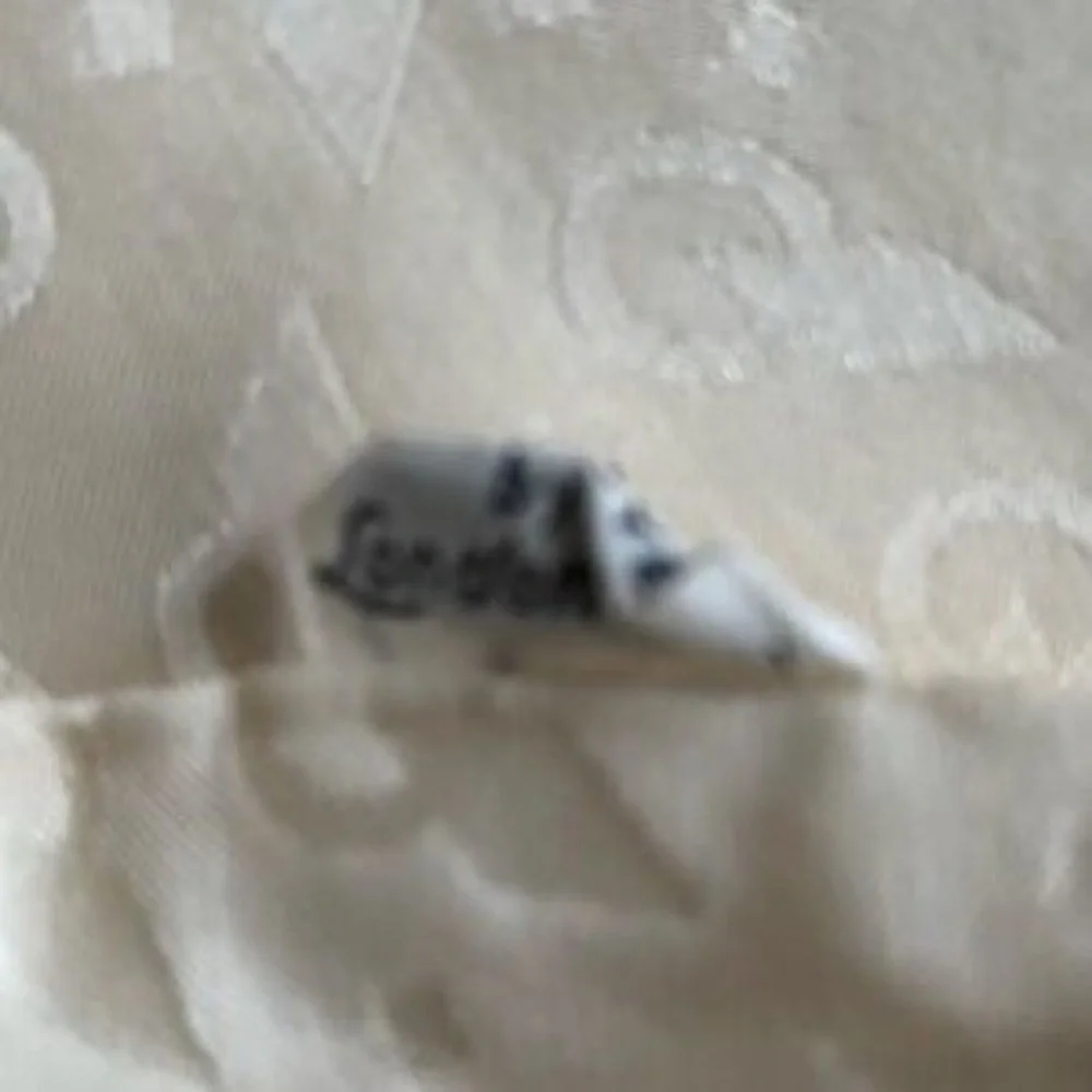 Classic Cream Floral Jacquard Scarf - Brand Unspecified